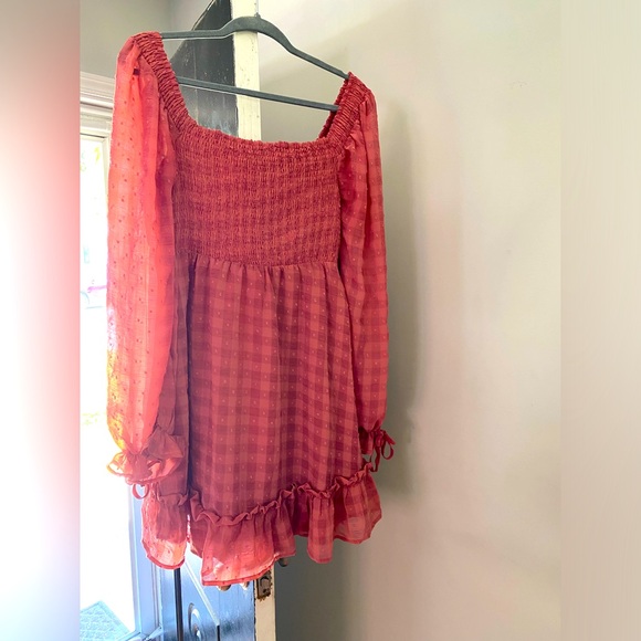 Mauve dress with fun billowy sleeves. - Picture 1 of 3